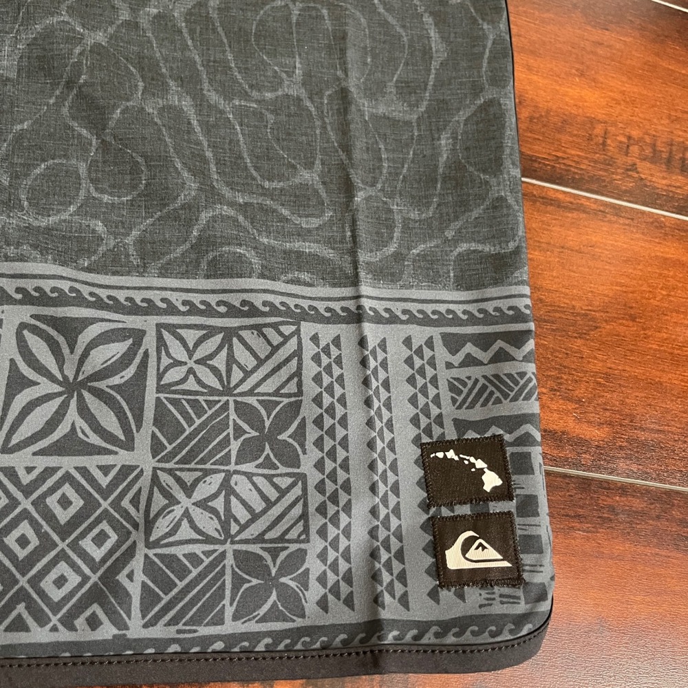 Quiksilver Men's Surfsilk Hi Tribal‎ Scallop 19" size 34 NWT - Picture 4 of 14